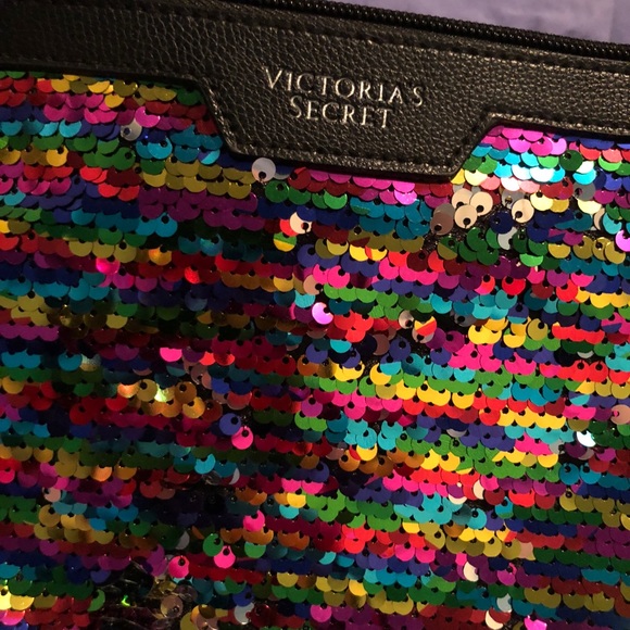 New Victoria’s Secret sequins makeup bag - Picture 2 of 4